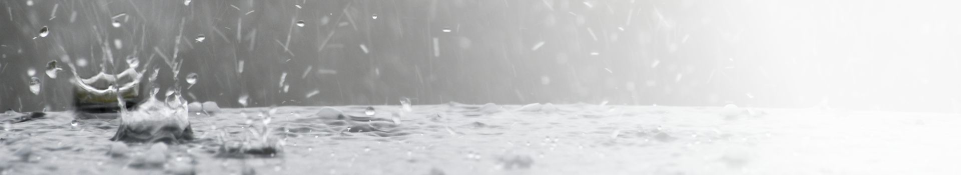 Autodach bei Regen und Hagel