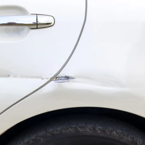 Ein Fahrzeug hat einen Schaden am Rahmen